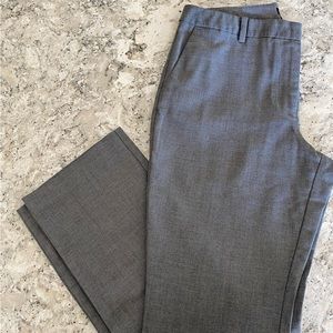 EUC Ann Taylor Petite charcoal grey flat front trousers, size 6P Curvy